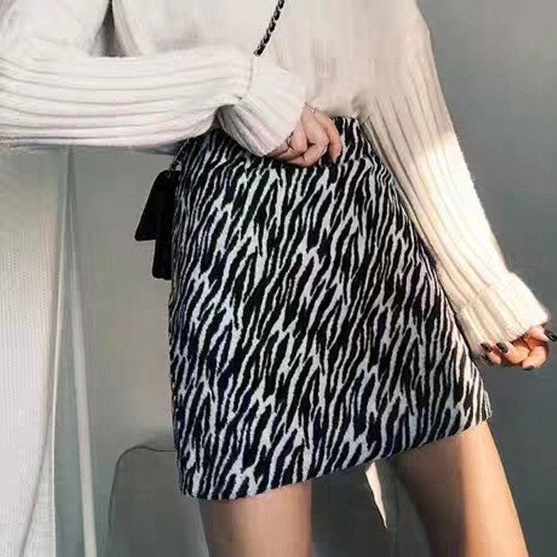 复古毛呢斑马纹半身裙女秋冬大码胖mm高腰百搭chic短裙包臀a字
