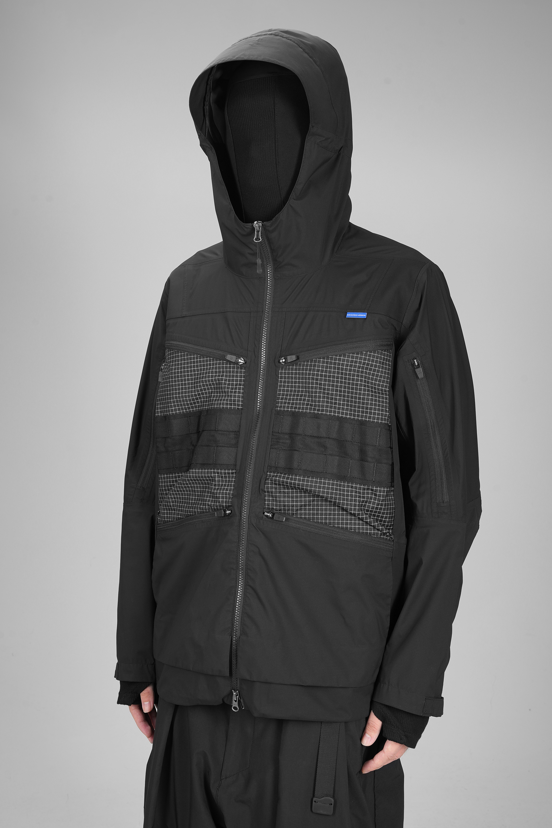 立体剪裁防水冲锋衣四季青年