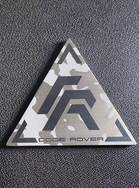 CODE ROVER X YIC万象映生 联名“high mountain”钛合金士气章