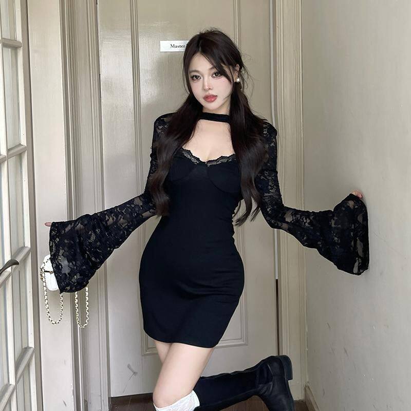 纯欲性感甜美辣妹露背蕾丝长袖连衣裙女秋紧身显瘦打底包臀短裙子