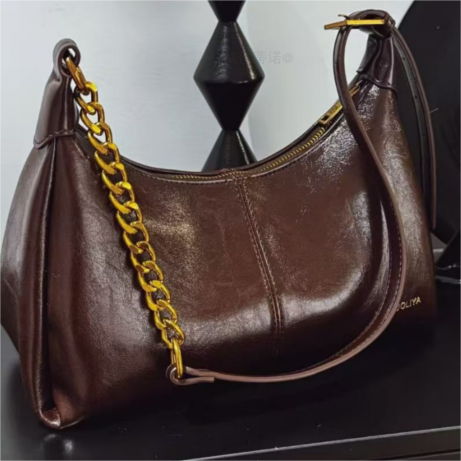 热销新款女包蜡油皮复古链条多夹层通勤手提单肩青年高级感腋下包,箱包皮具/热销女包/男包,腋下包,淘宝优惠券,粉丝福利购,淘宝优惠卷