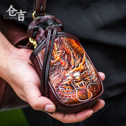仓吉手工皮雕龙文玩袋手串国潮