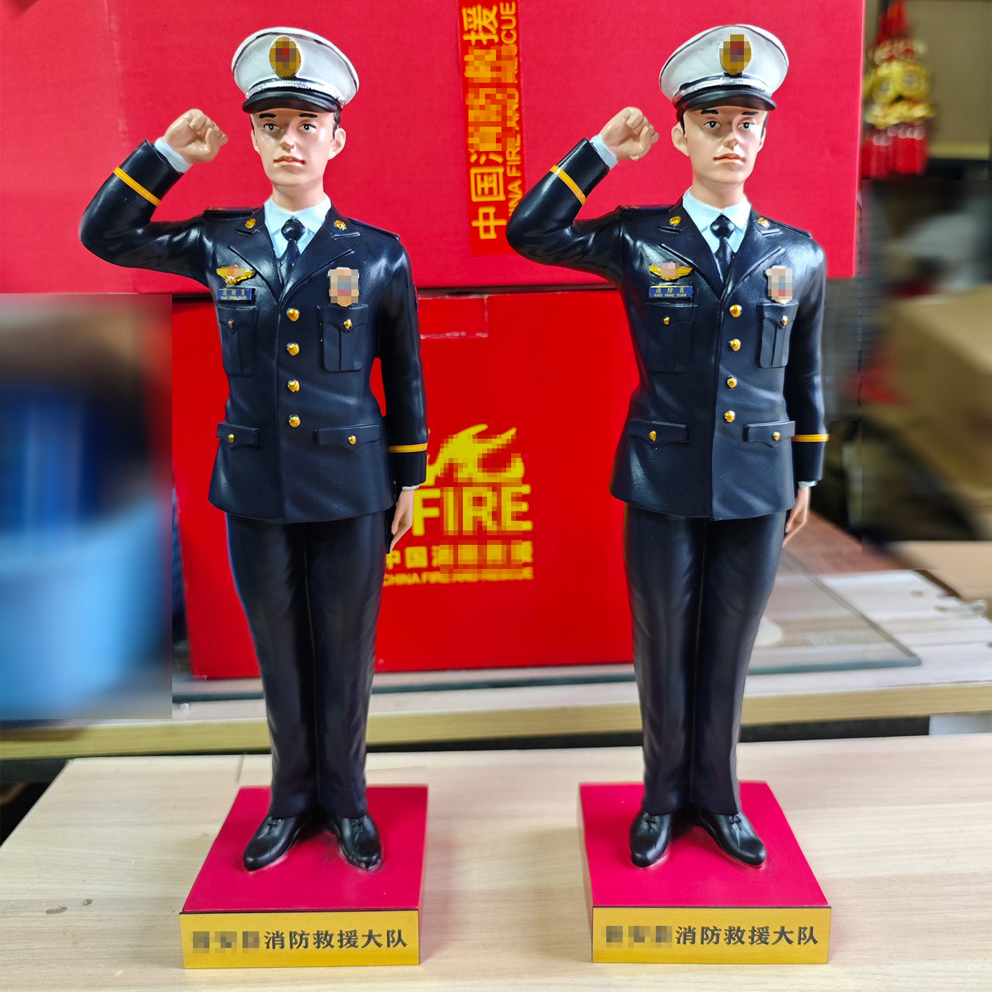消防退出纪念品蓝朋友正装人偶