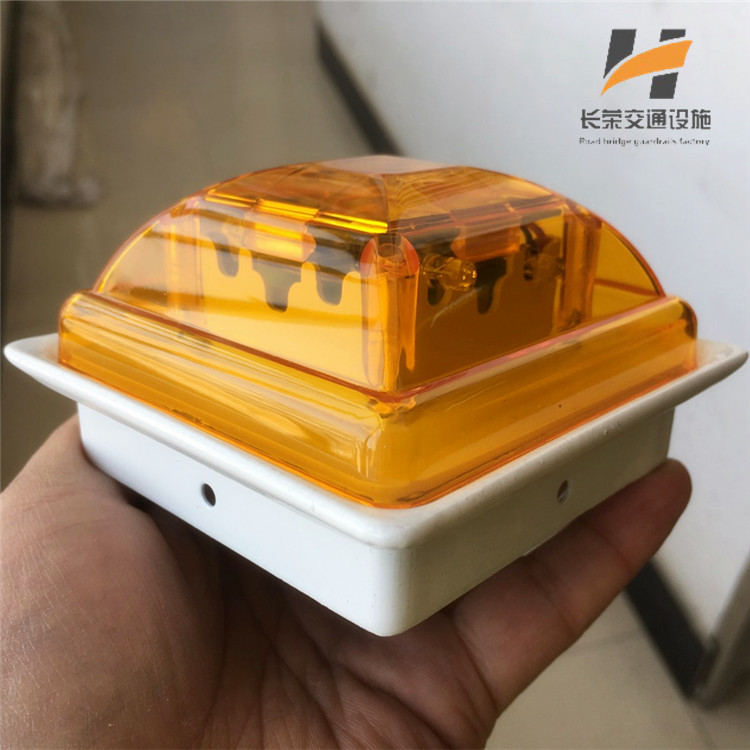 长荣常州太阳能节能柱灯