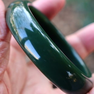 天然新疆和田玉菠菜绿碧玉手镯宽版 玉镯子送证书 厚装