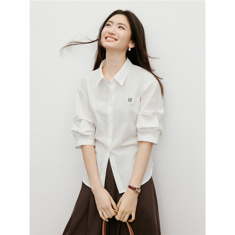 绝美巨好看的衬衫2026年春夏新款女装撞色字母刺绣中袖粉色女上衣