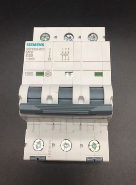 西门子小型断路器3PD20A 三相三线20A 动力型 5SY63208CC灰色手柄