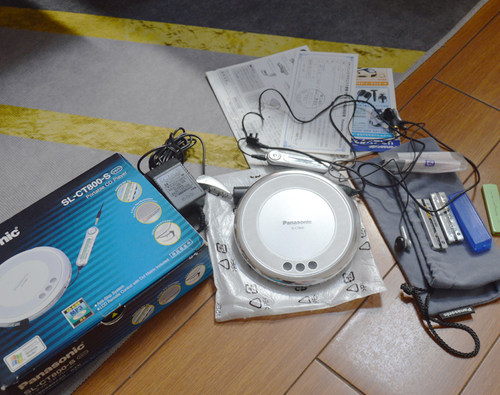 松下CD随身听超薄金属全套包装