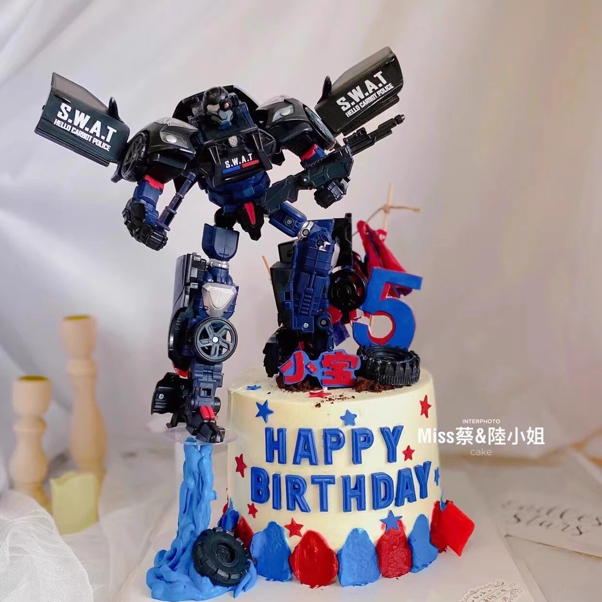 机器人儿童生日蛋糕装饰摆件咖宝车神重装卫士变形战士汽车插件
