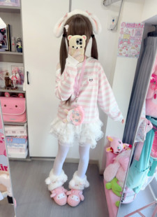 上衣可爱刺绣百搭外穿 软妹风粉白条纹露肩卫衣甜美少女感宽松长袖