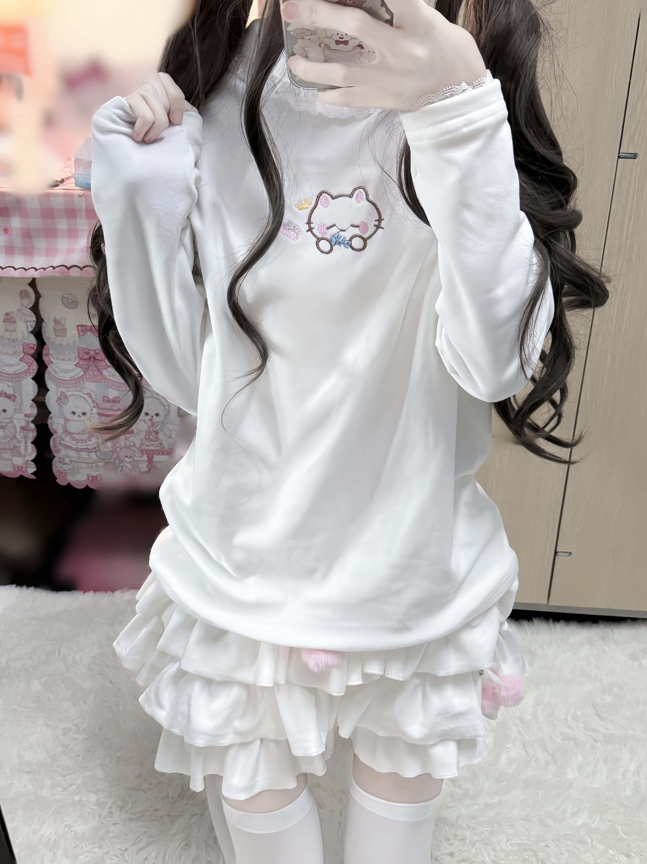 秋冬新款小猫刺绣保暖加厚上衣+可爱樱桃饰品宝宝绒蛋糕裙两件套