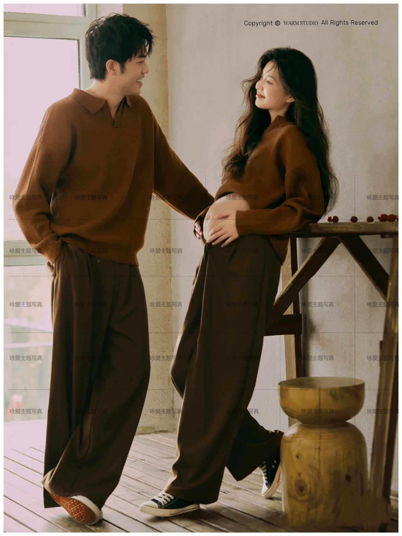 简约焦糖色时尚影楼孕妇拍照服装