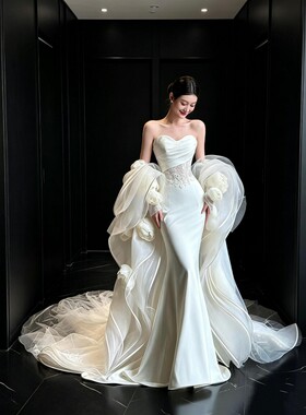 法式缎面抹胸鱼尾显瘦婚纱礼服