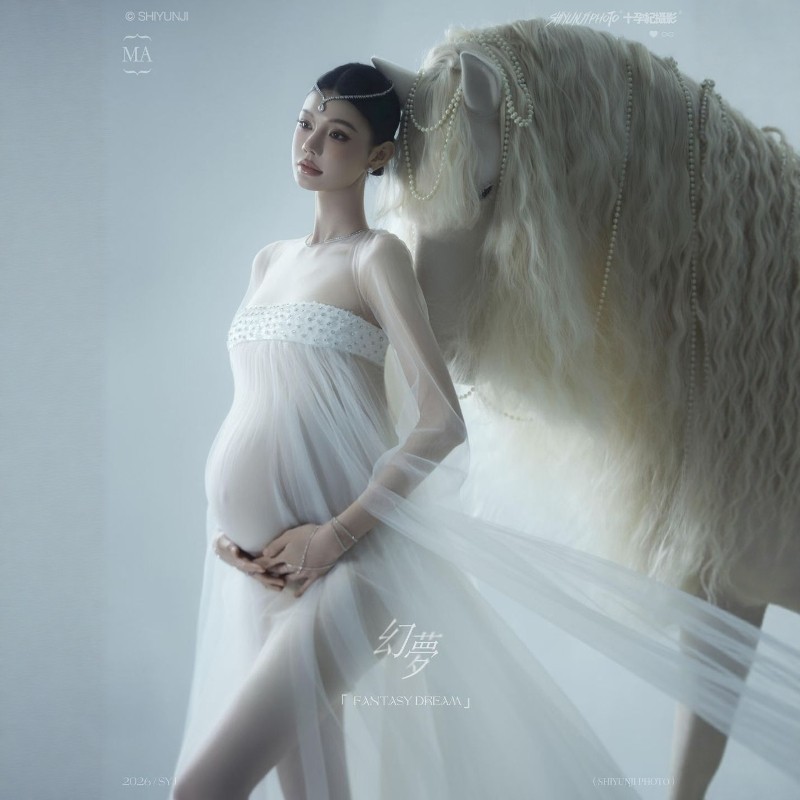 影楼新款马年孕妇写真法式白色希腊风复古优雅超仙气质唯美飘逸