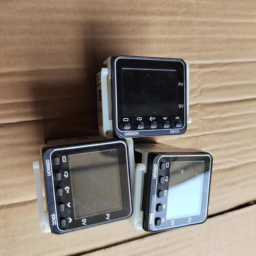 议价~温控器温控表E5CC-Q2ASM-880~清库存
