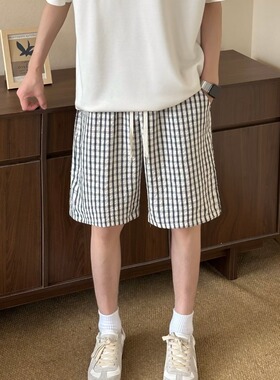 日系蓝色格子条纹休闲短裤男女夏季韩系慵懒风泡泡纱大码五分裤子