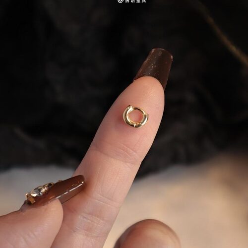 超耳皮钉光面素圈小耳圈Jennie同款极小耳骨圈