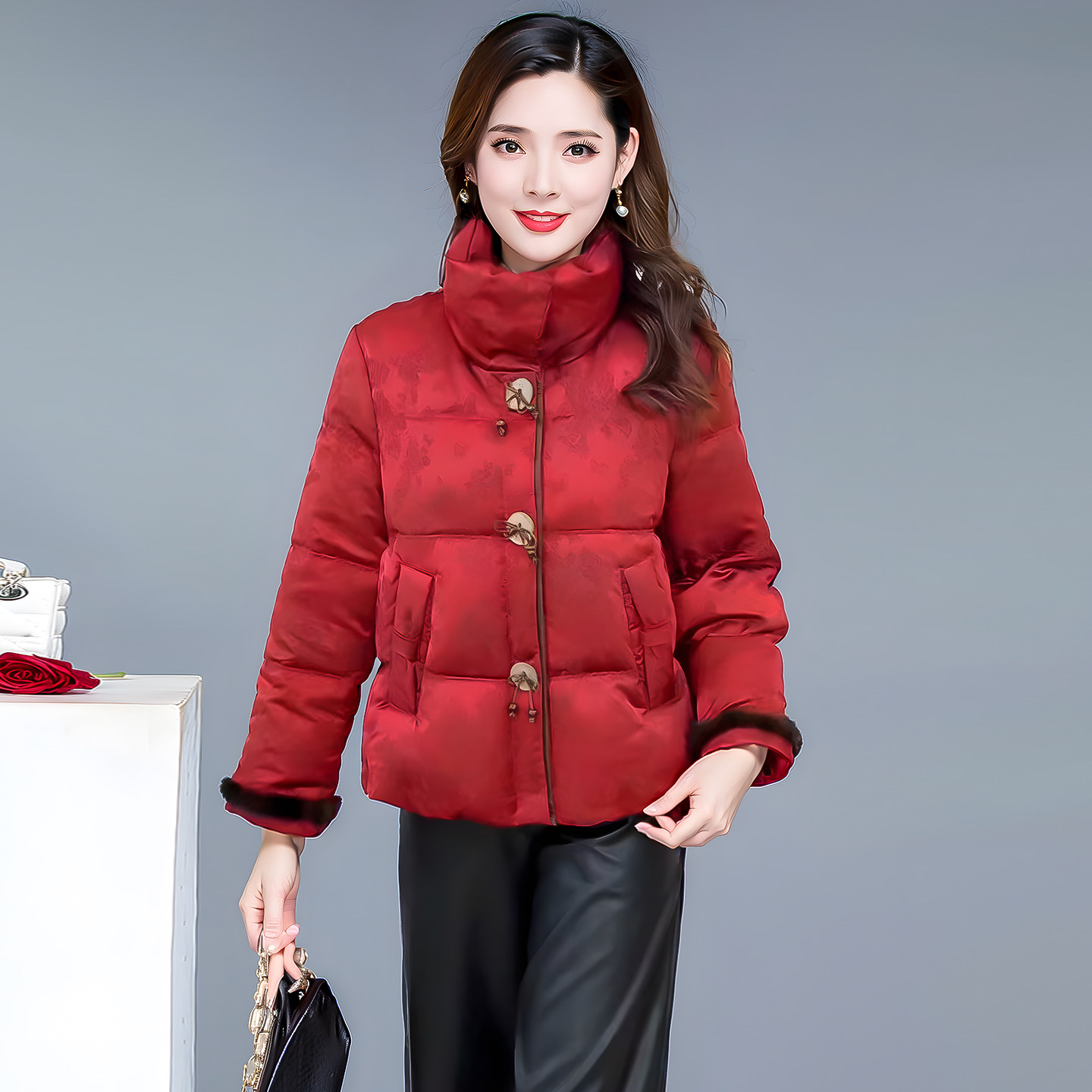 新中式立领短款羽绒服显高显瘦女2025冬季红色白鸭绒保暖外套潮