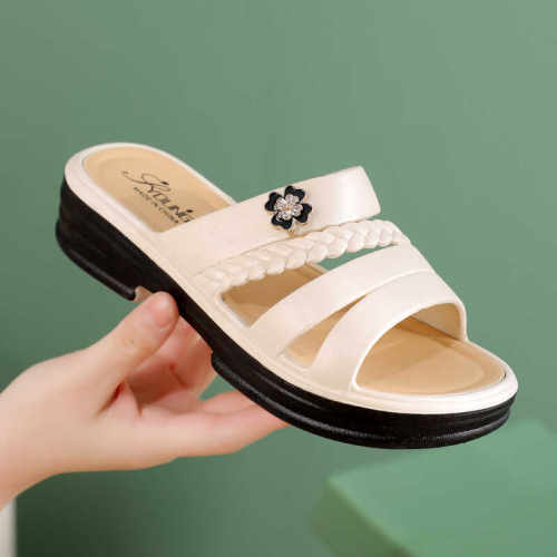 家用中跟防滑浴室厚底拖鞋时尚