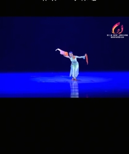 新款2025表演服演出服装秧歌舞蹈服广场舞心尖尖舞台艺考级扇子舞