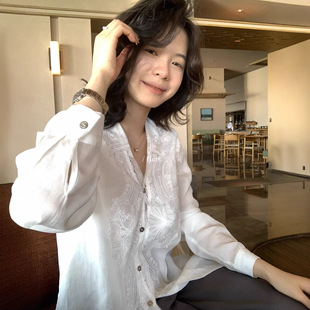 Gary 宝藏Hers一勺甜春夏韩系慵懒风度假感简约蕾丝提花V领长袖