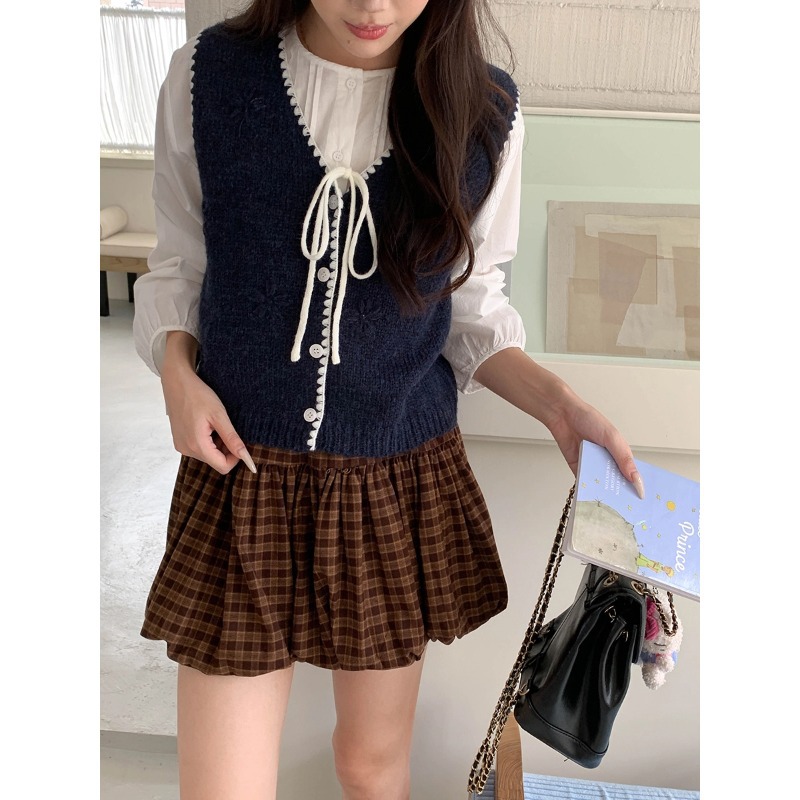 3th Morning 穿搭灵感 撞色缝线V领系带钩花针织马甲ZY3411