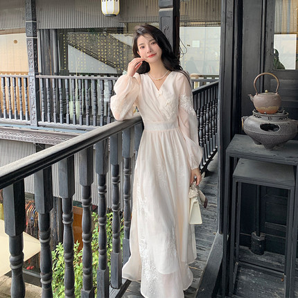 AM NANA秋冬打底气质连衣裙优雅修身长袖礼服V领纯欲法式长裙子