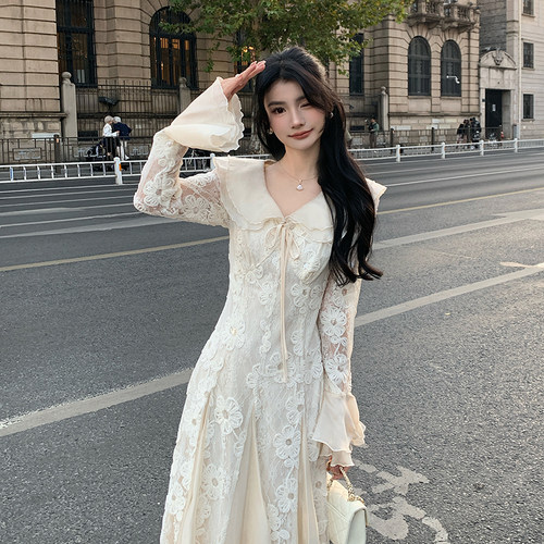 法式温柔风V领蕾丝连衣裙女