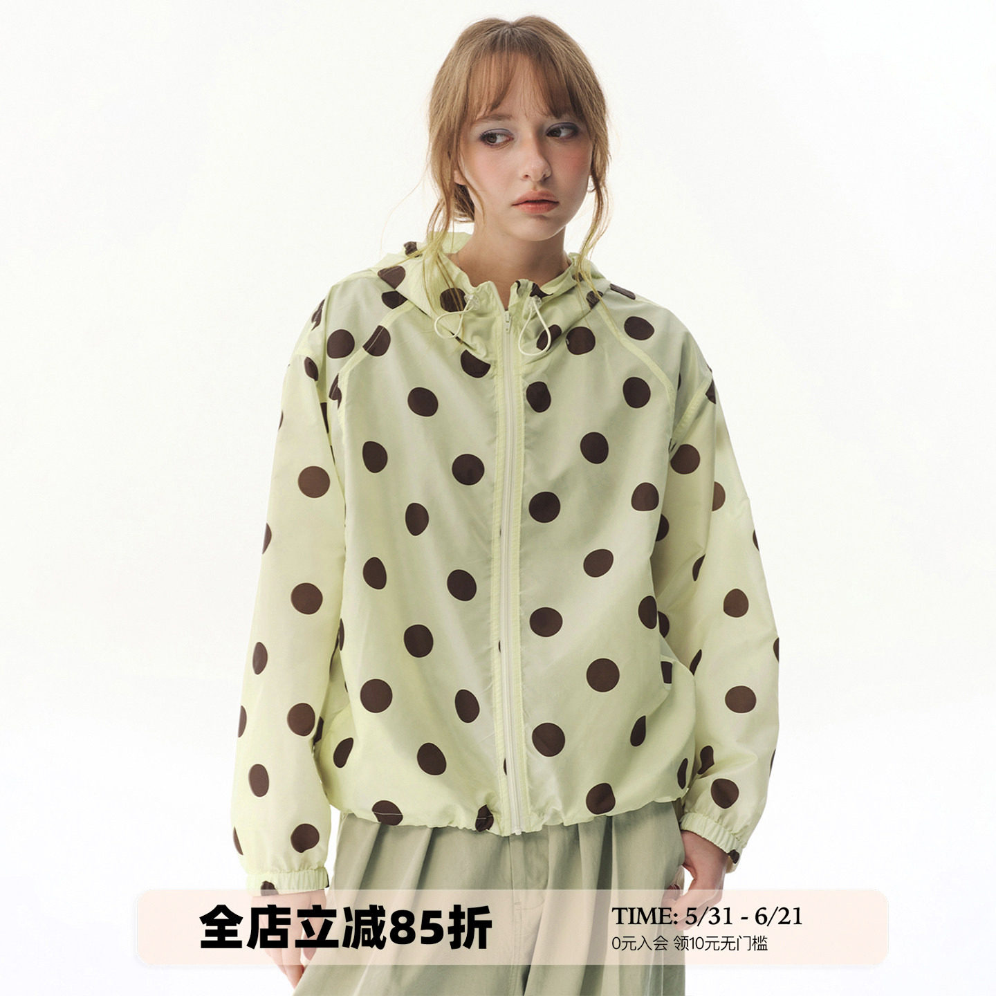UNRETRO upf50+夏季户外轻薄透气防晒衣女波点印花抽绳连帽外套
