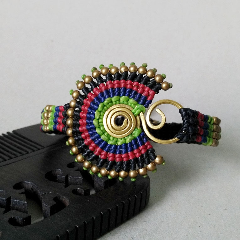 孔雀开屏尼泊尔手工编织独特个性民族风彩色螺旋纹蜡绳手环链女式