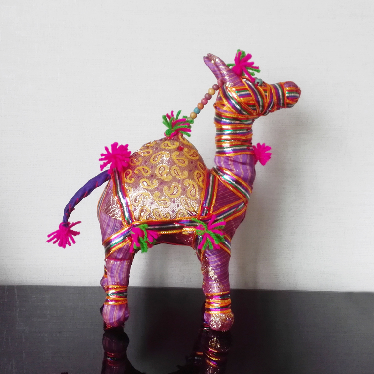 家居布艺吉祥彩色骆驼圣诞礼物