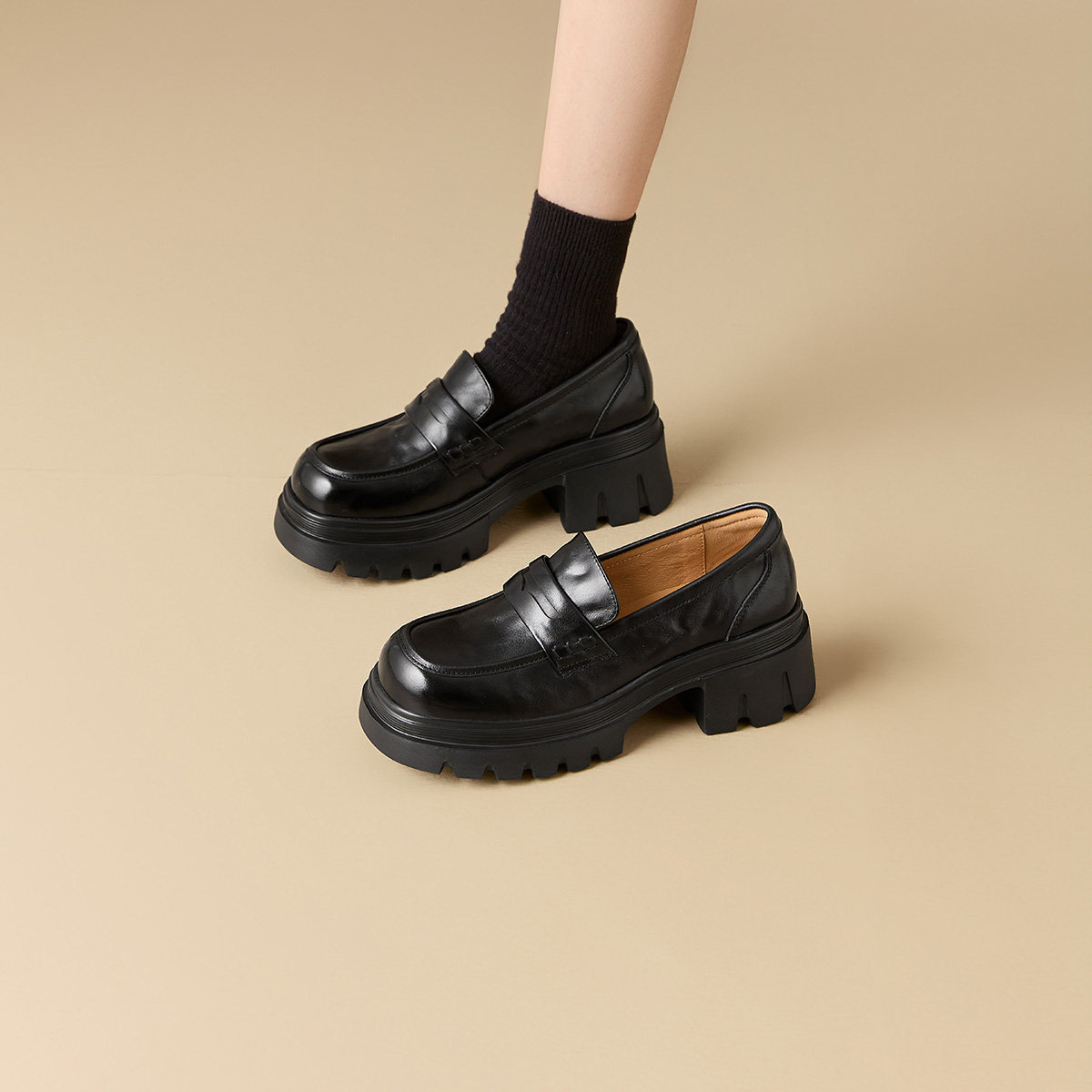 星期六乐福鞋女2025秋季新款厚底高跟单鞋英伦风小皮鞋配裙子女鞋,女鞋,乐福鞋（豆豆鞋）,淘宝优惠券,粉丝福利购,淘宝优惠卷