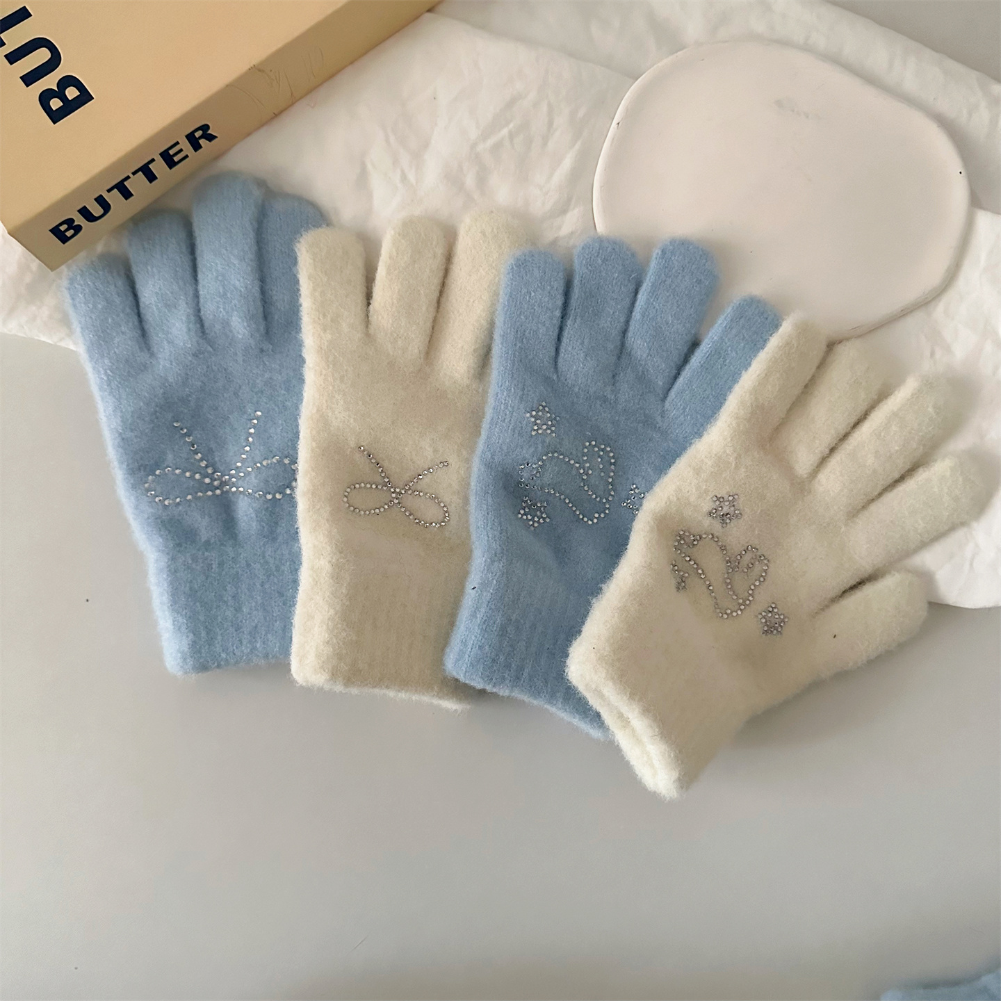 水钻蝴蝶结毛绒手套女秋冬保暖分指触屏可爱学生骑车户外防寒手套