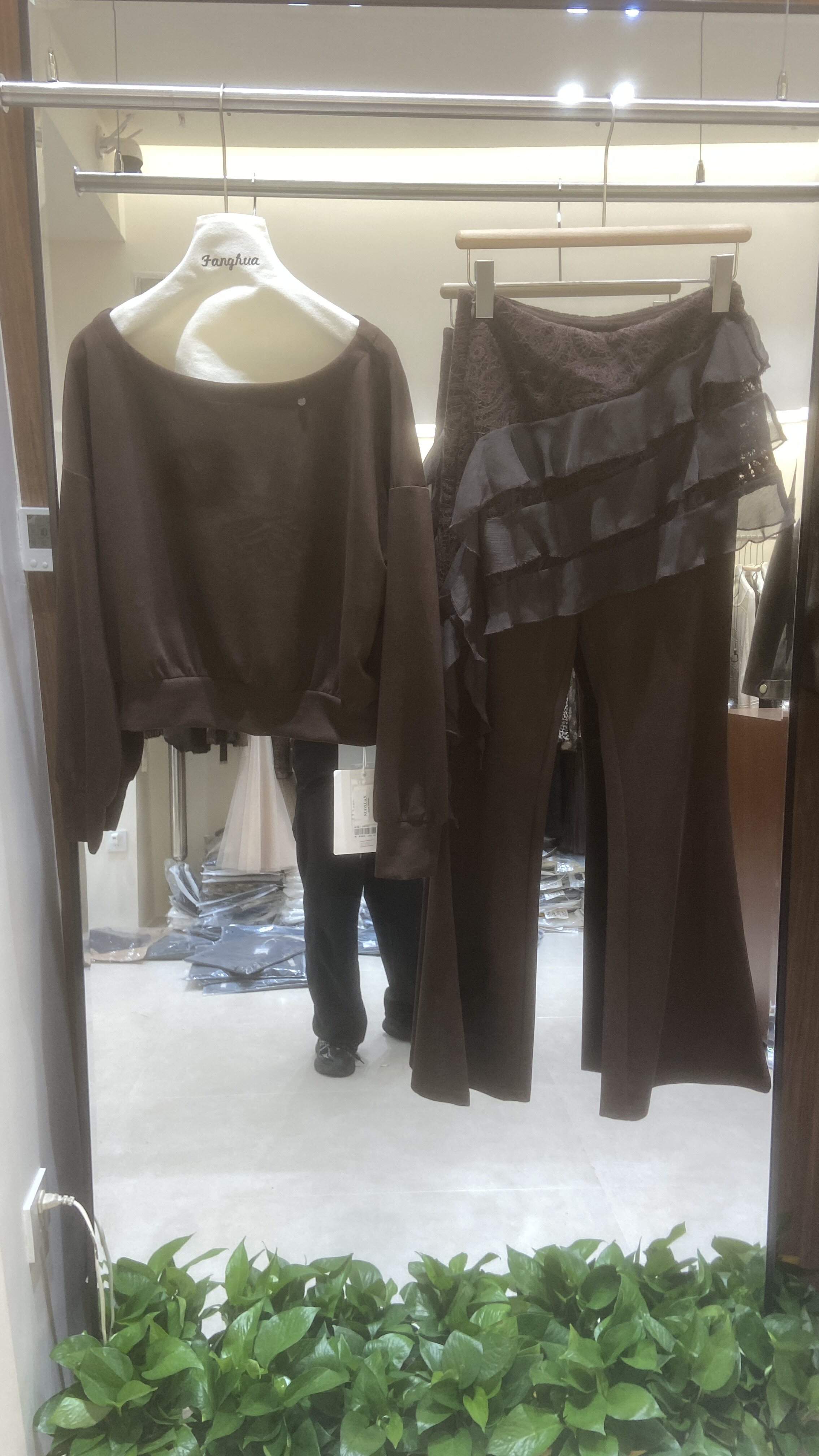 欧货斜肩卫衣喇叭裤套装蕾丝裙屁职业女裤套装
