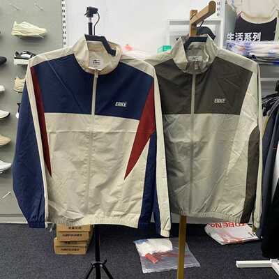 鸿星尔克2024秋季新款防风夹克