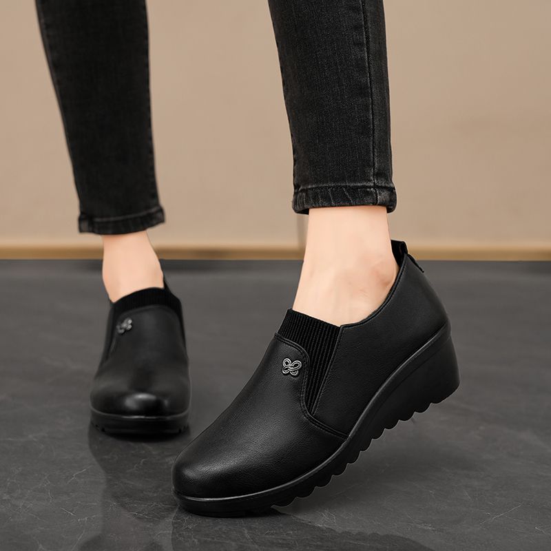 中老年妈妈鞋皮鞋软底深口圆头平底防滑老人鞋单鞋女鞋