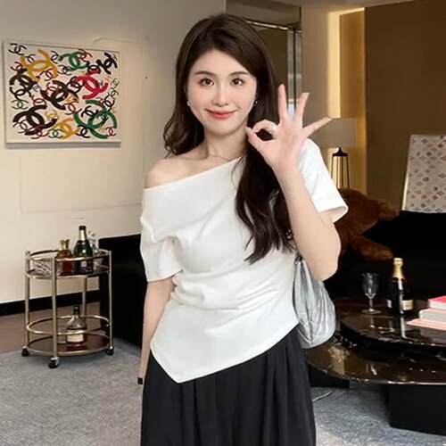 胖mm不规则露肩小众辣妹纯欲上衣