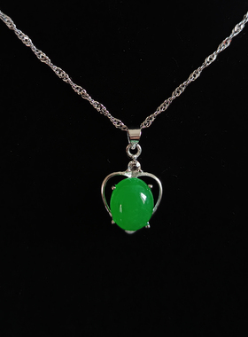 高级感心形绿色马来玉吊坠项链