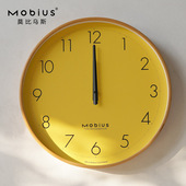 莫比乌斯黄色静音实木挂钟客厅家用时钟轻奢钟表原木挂表简约现代