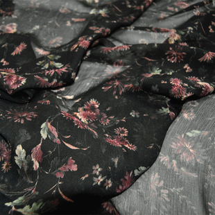 宽幅淡黑底红花朵真丝顺纡纱衬衫半身裙连衣裙桑蚕丝服装布料面料