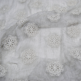 宽幅草染灰团花顺纡底刺绣绣花汉服连衣裙旗袍桑蚕丝服装布料面料