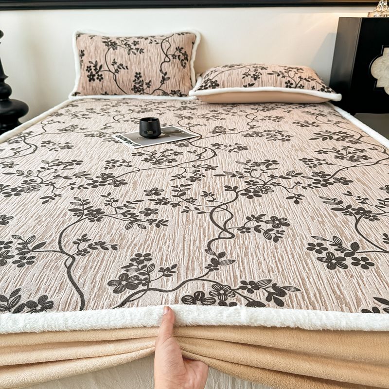 秋冬加厚牛奶绒雕花兔毛绒包边床笠三件套学生宿舍防滑床垫保护罩