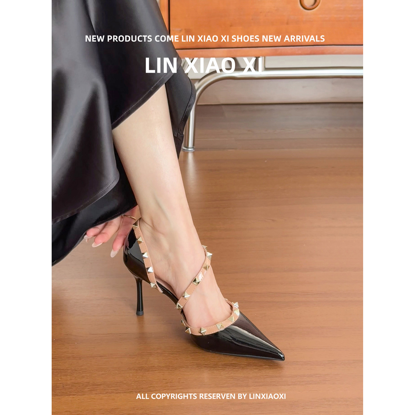 绝美配裙子法式黑色铆钉高跟鞋女尖头细跟一字带性感御姐包头单鞋