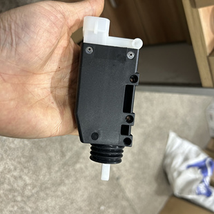 适用江铃福特全顺新时代全顺V348前门左右中门锁块闭锁器电机马达