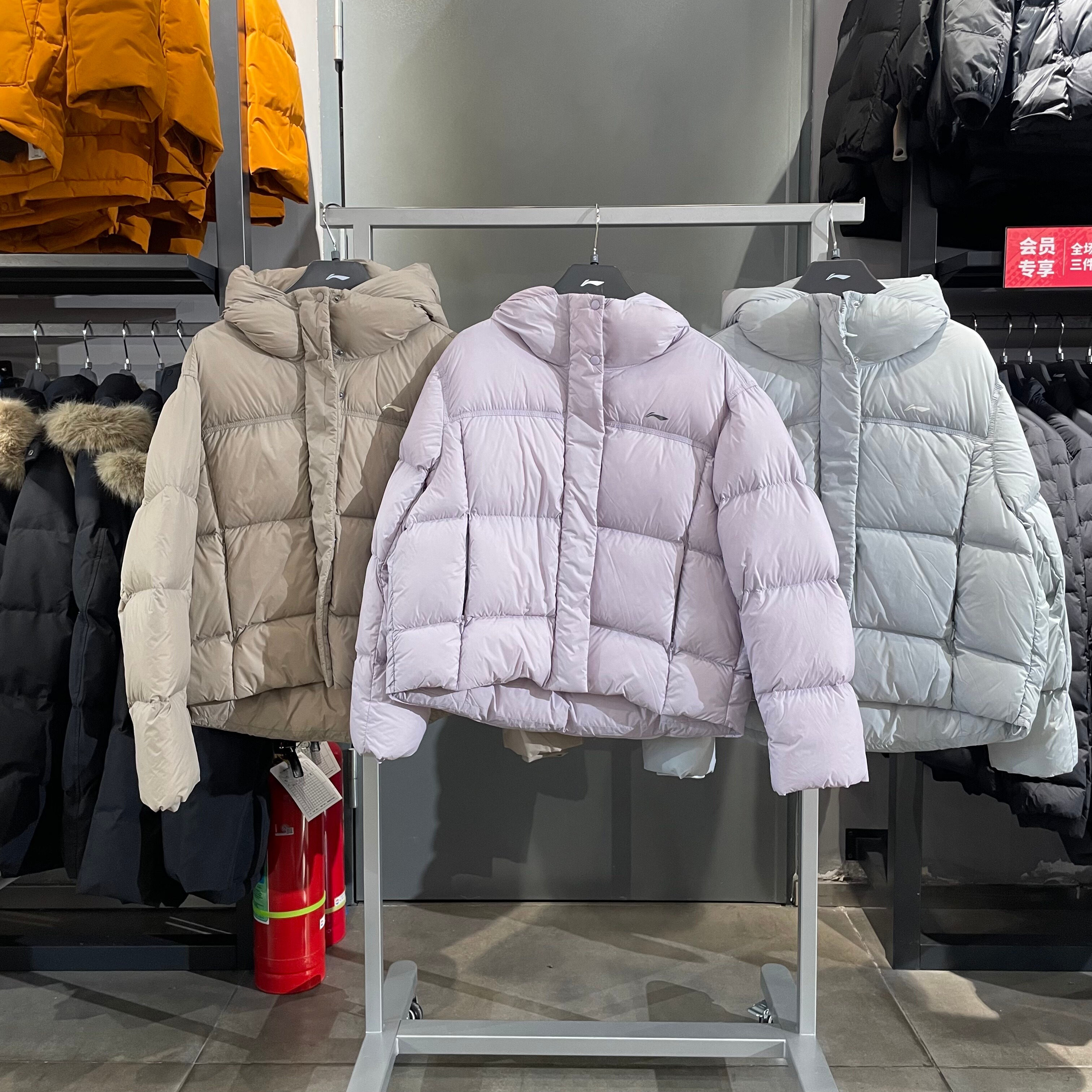 李宁女子健身保暖时尚宽松羽绒服