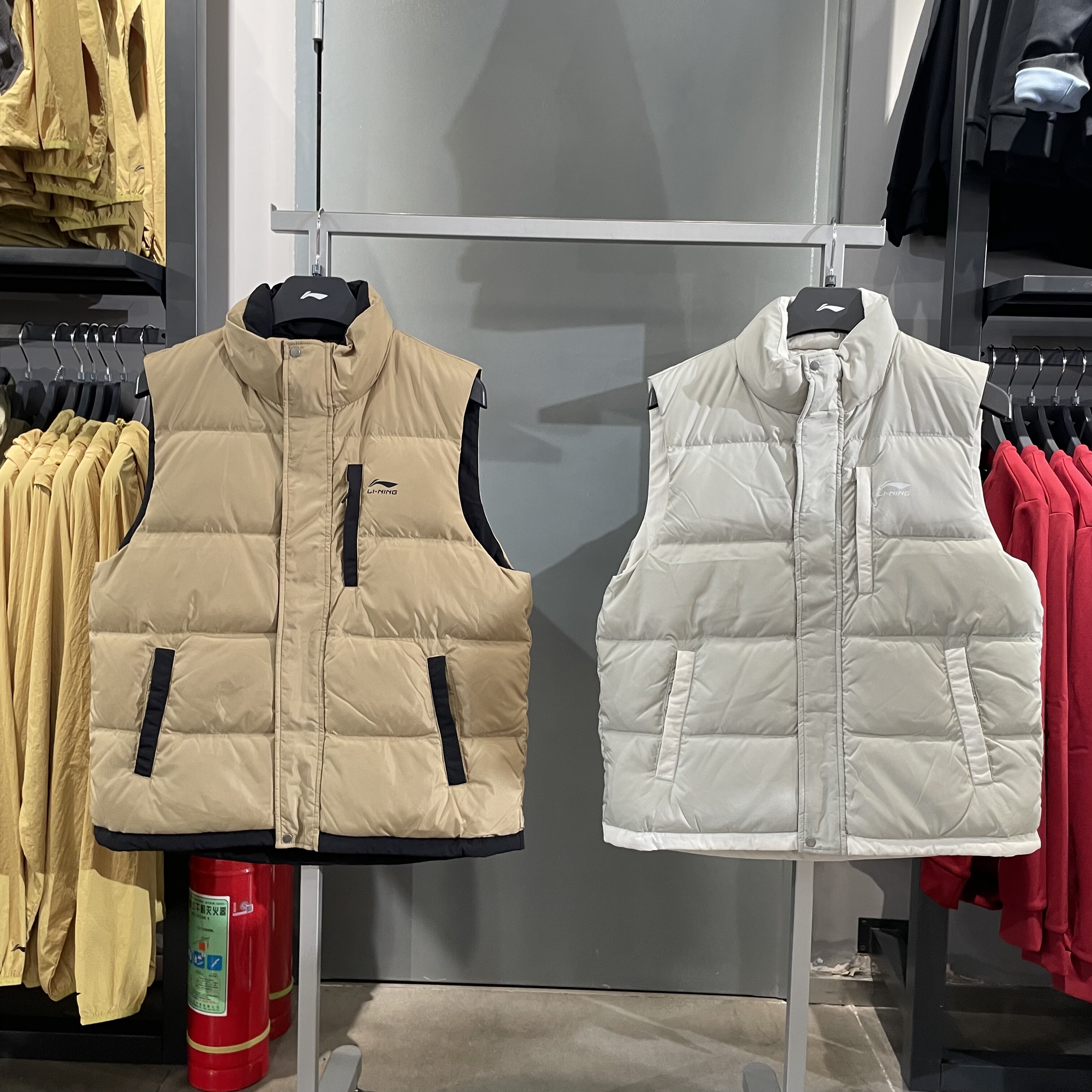 李宁男子冬新防泼水运动羽绒马甲