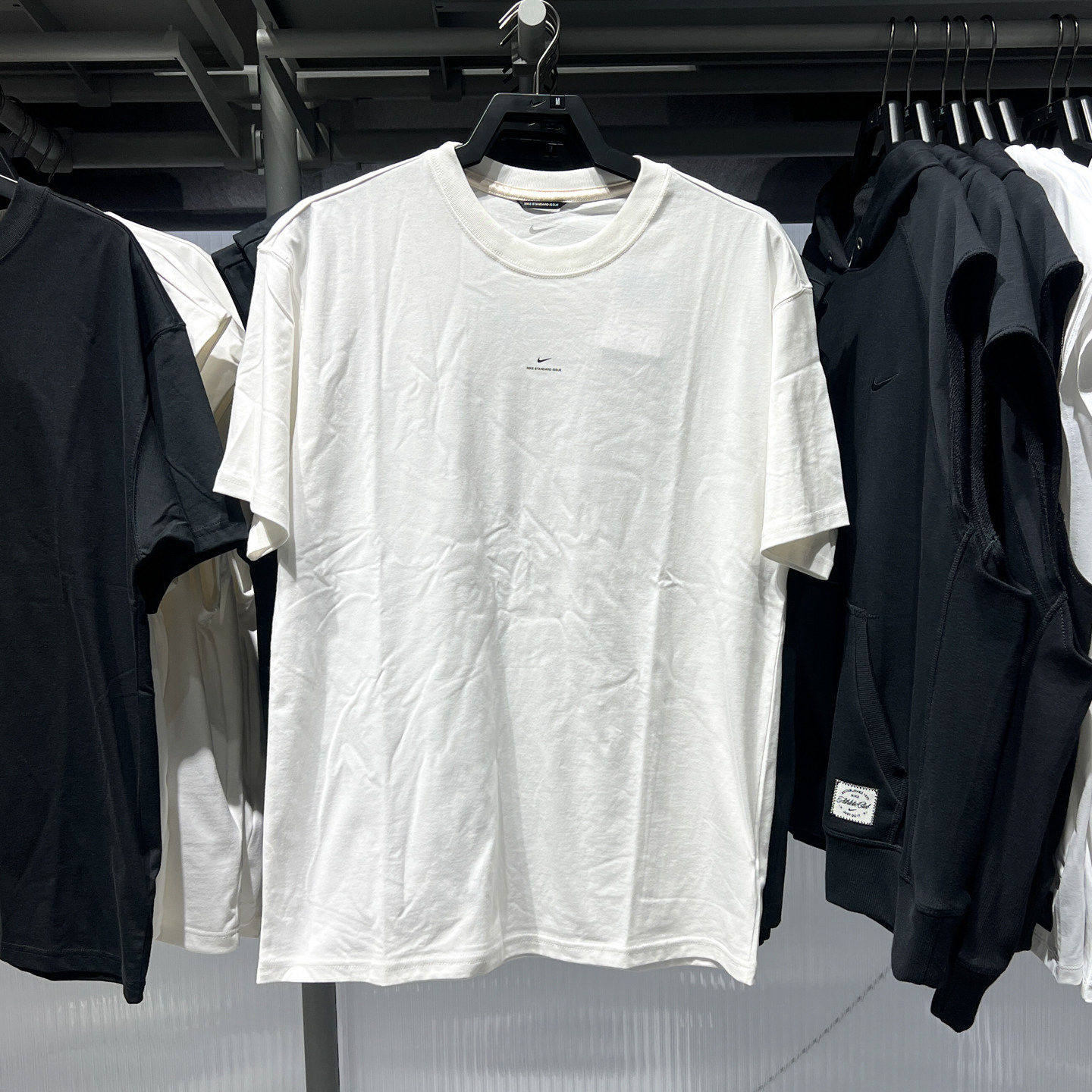 正品耐克男装2026夏新款运动休闲宽松白色圆领短袖T恤 IR1862-133