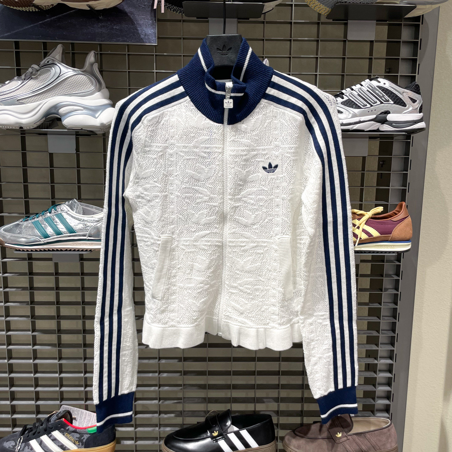 正品阿迪达斯三叶草女装2026秋款三条纹蕾丝复古运动风外套KX6899