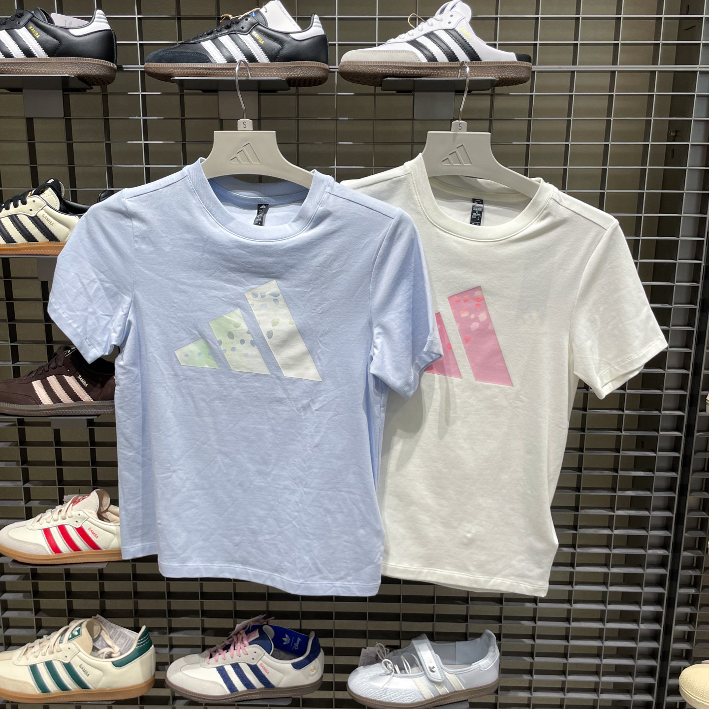 Adidas女装2026夏款天蓝