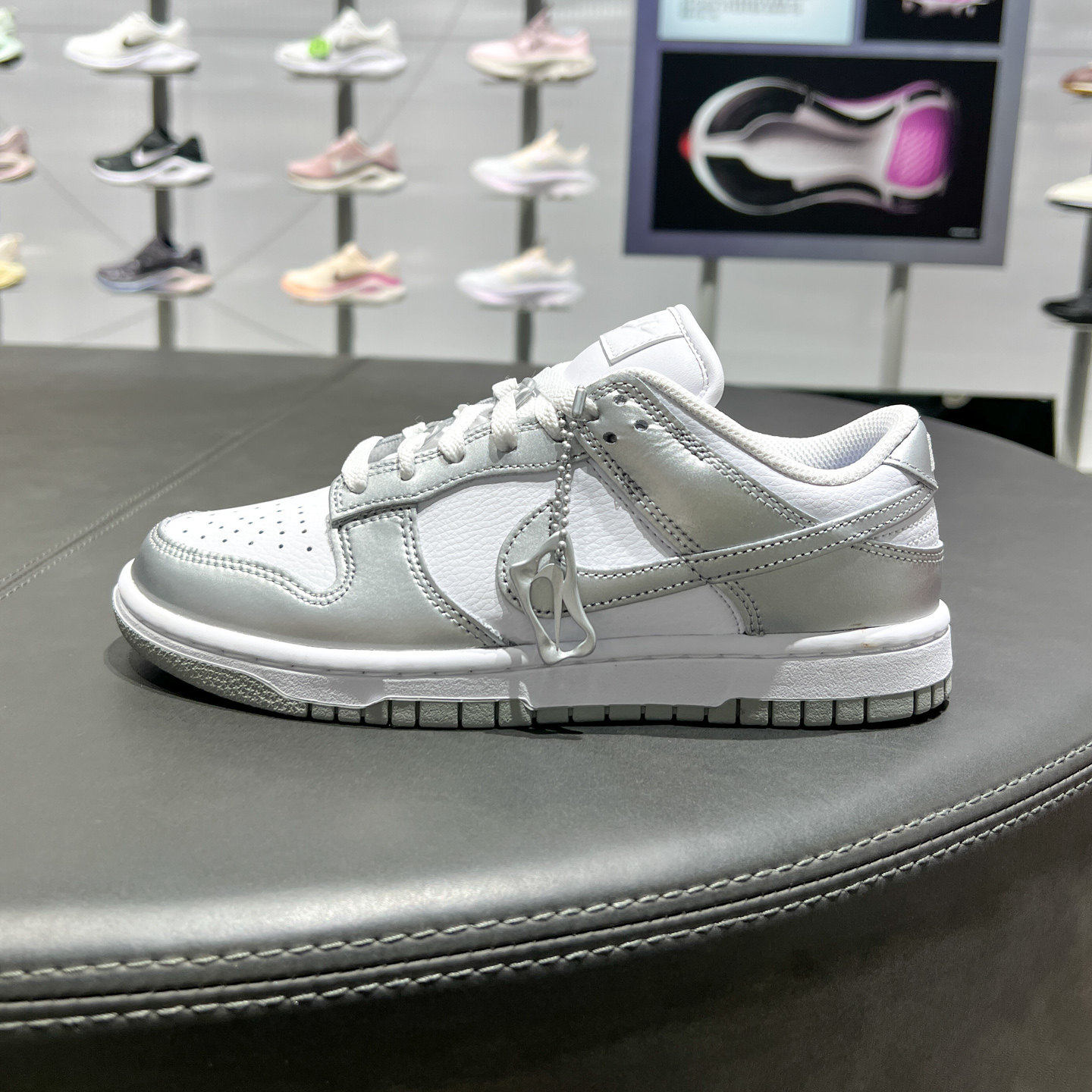 正品耐克女鞋2026夏季新款Dunk Low银白复古板鞋休闲鞋FV1311-100